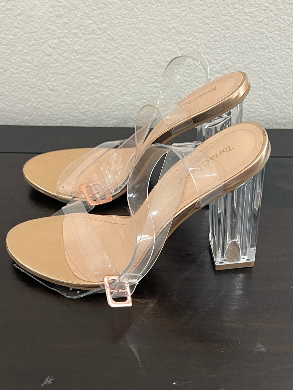 Torta Caliente Kiara Transparent Strap Block Heel Sandals in Nude Size 6M